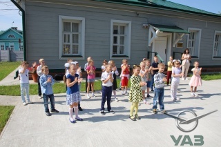 УАЗ организовал ежегодный праздник для первоклассников